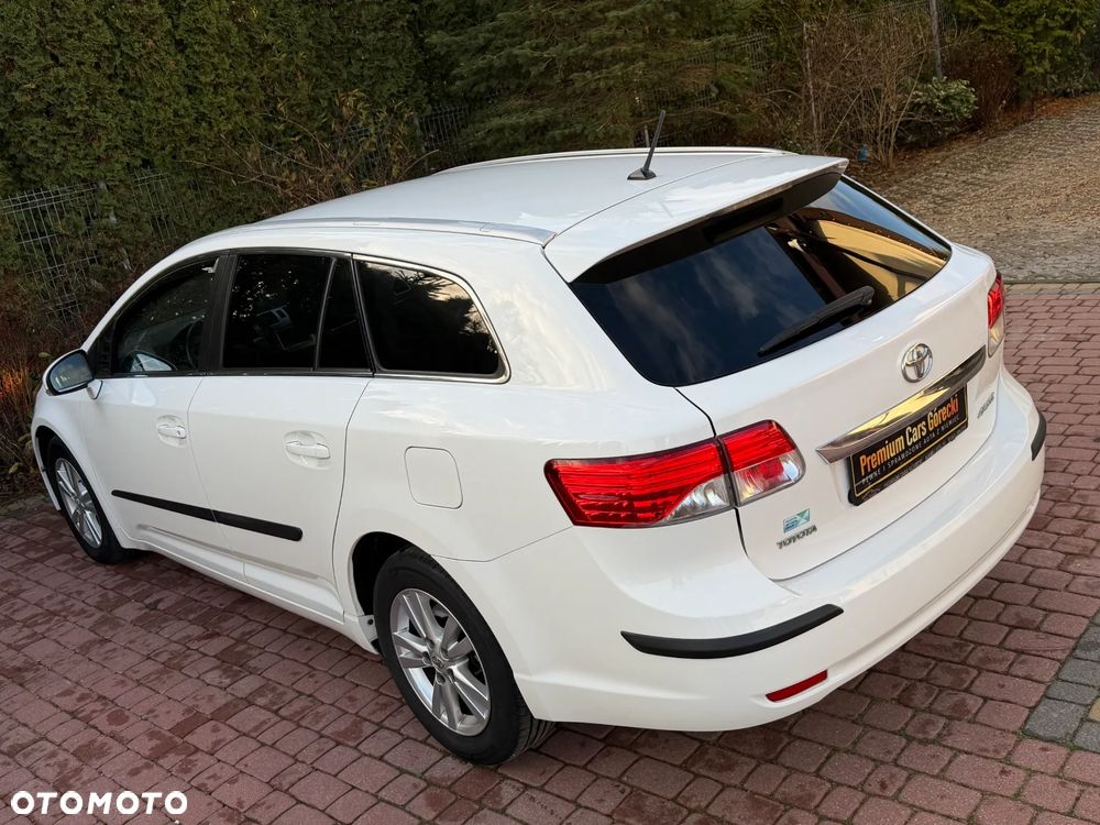 Toyota Avensis 2.0 D-4D Life - 35