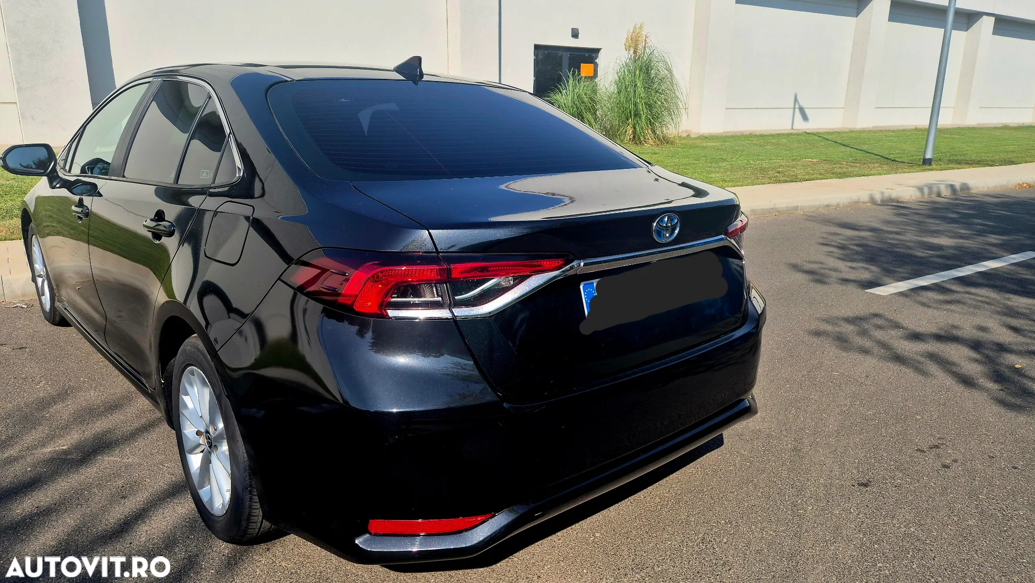Toyota Corolla Sedan 1.8 HSD Business - 11