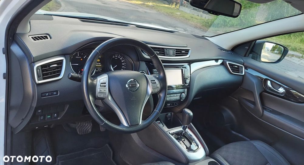 Nissan Qashqai 1.6 DCi Xtronic TEKNA - 17