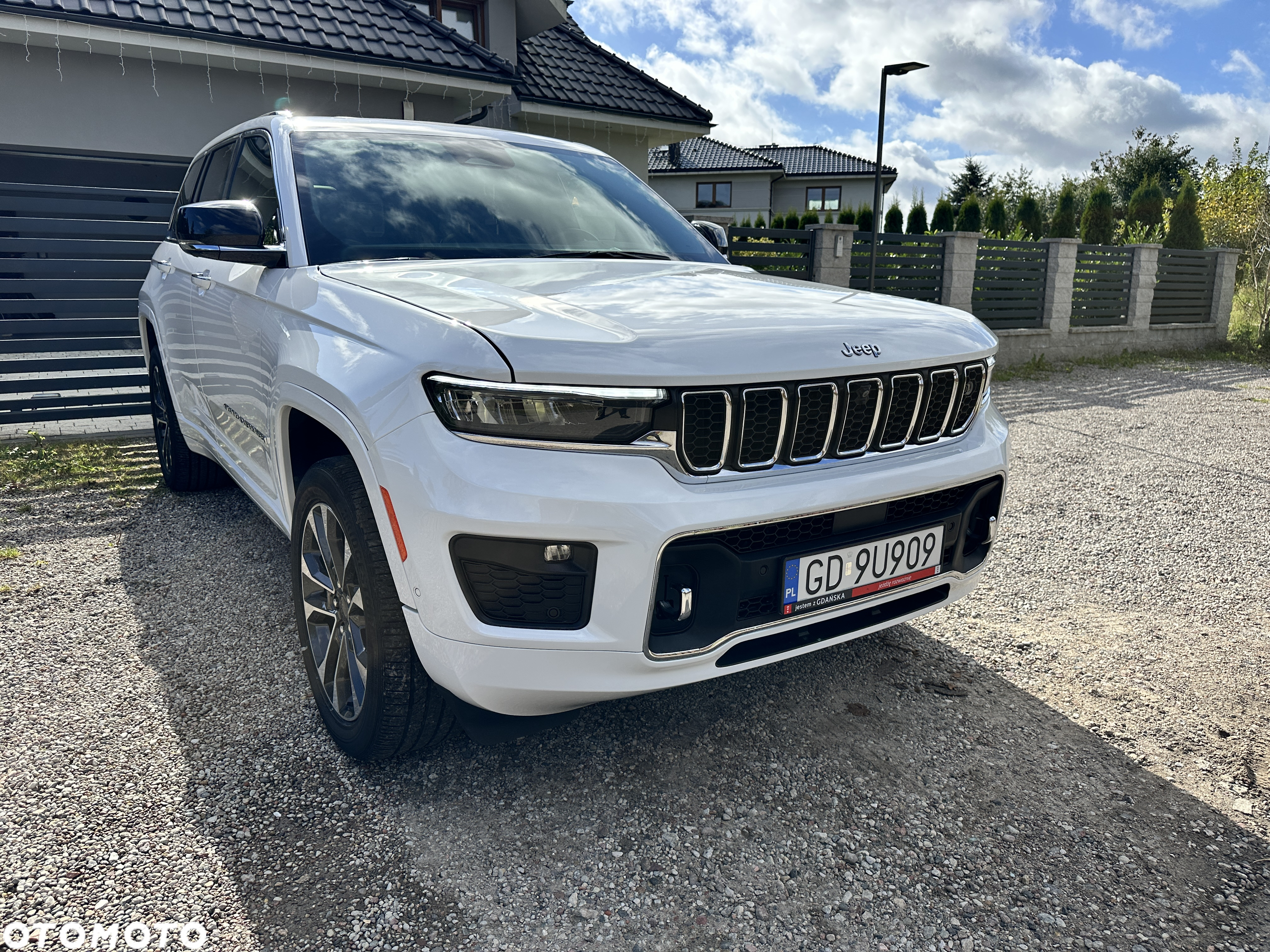 Jeep Grand Cherokee - 11