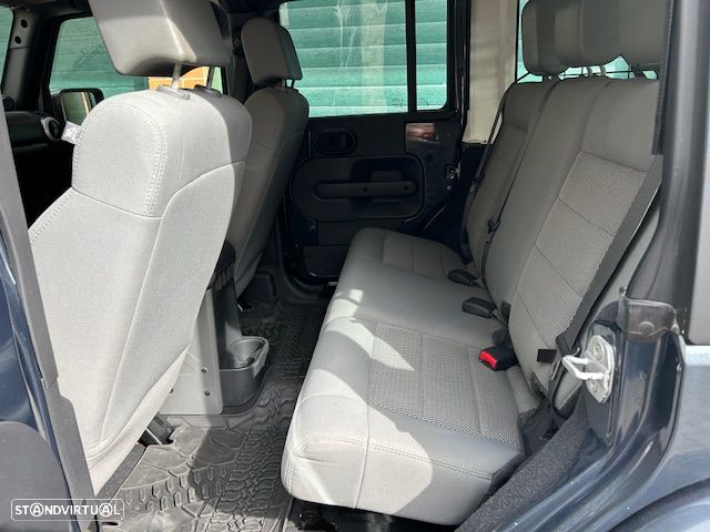 Jeep Wrangler Unlimited 2.8 CRD ATX Sahara Limited - 7