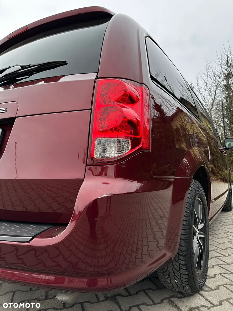 Dodge Grand Caravan 3.6 R/T - 10