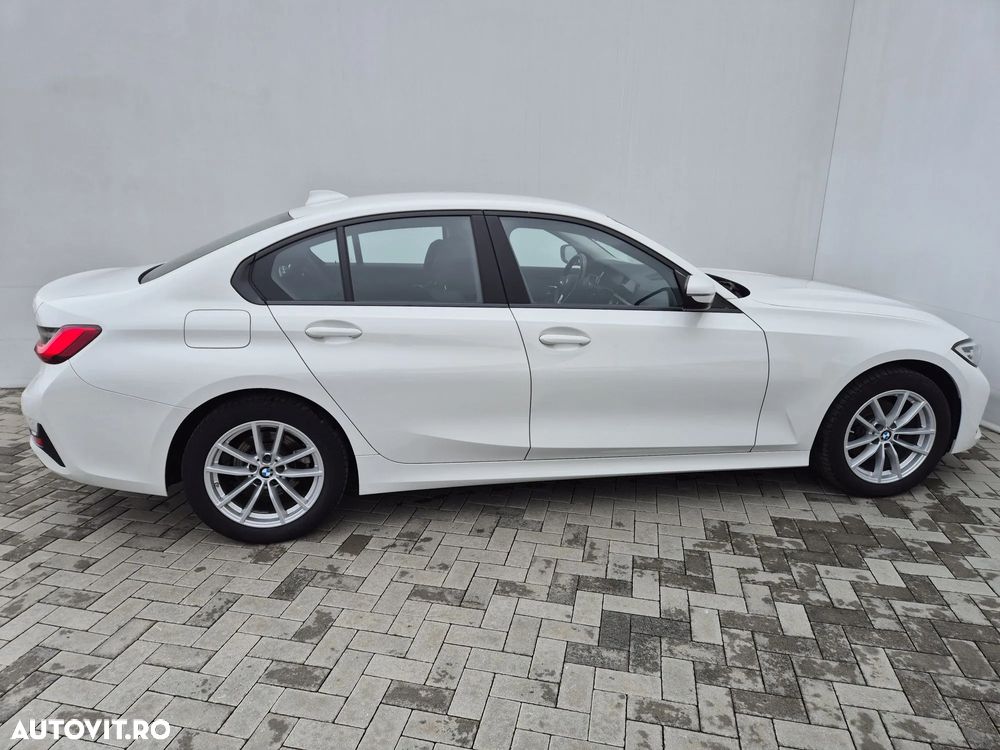 BMW Seria 3 320d xDrive AT MHEV - 6