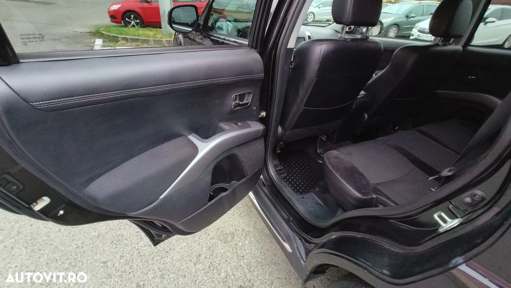 Mitsubishi Outlander 2.2 DI-D 4WD TC-SST Intense+ A06 - 12