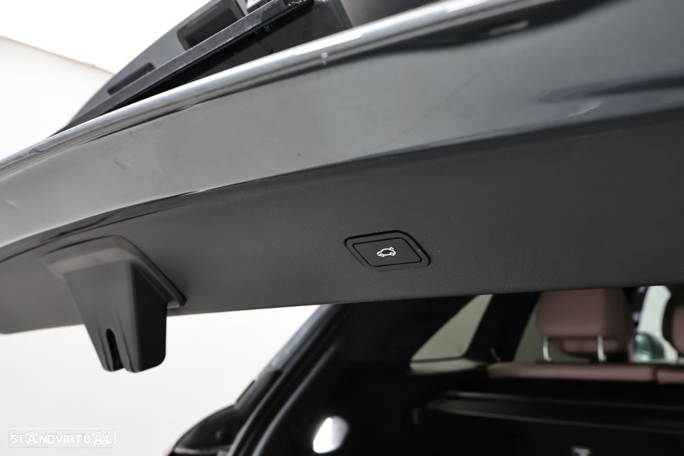 Xpeng G9 93.1 kWh Long Range+Gancho de Reboque - 31