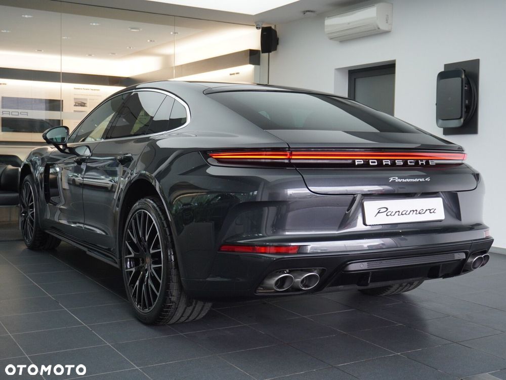 Porsche Panamera 4 - 18