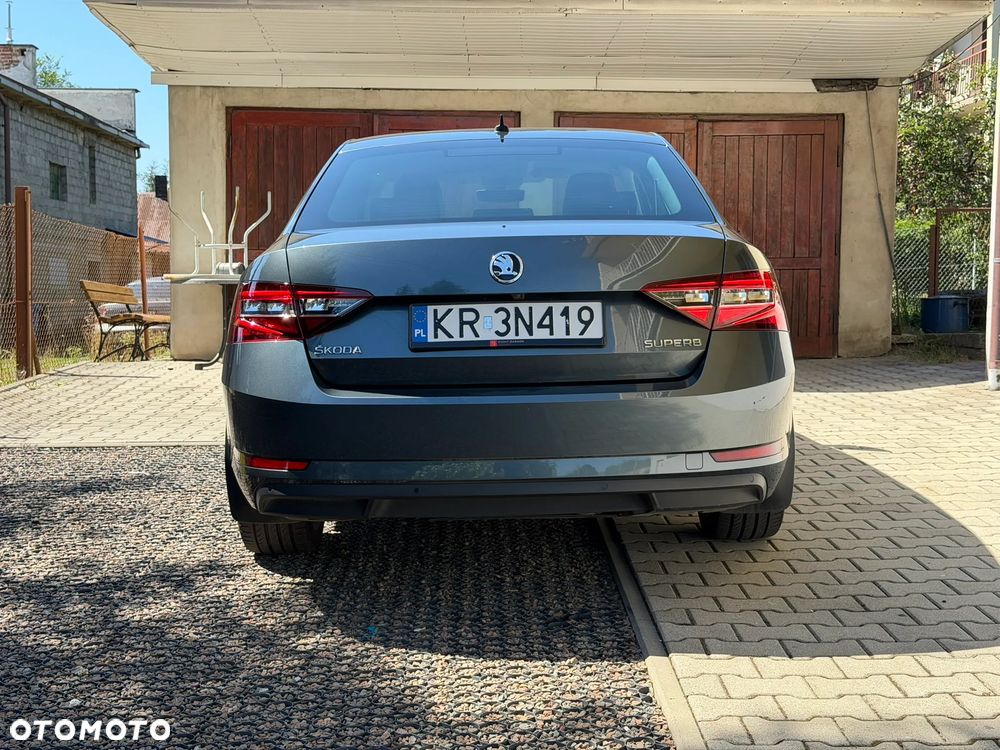 Skoda Superb 2.0 TDI L&K DSG - 5