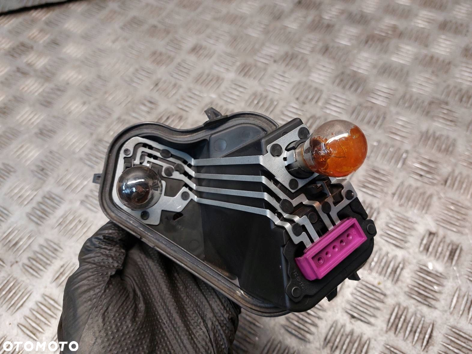 WKŁAD LAMPY LEWY TYŁ RENAULT MEGANE III 265550010R - 4