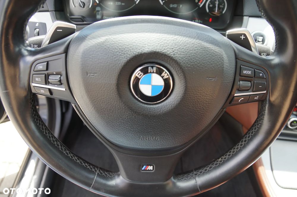 BMW Seria 5 520d - 24