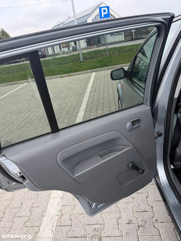 Ford Fusion 1.4 + - 11