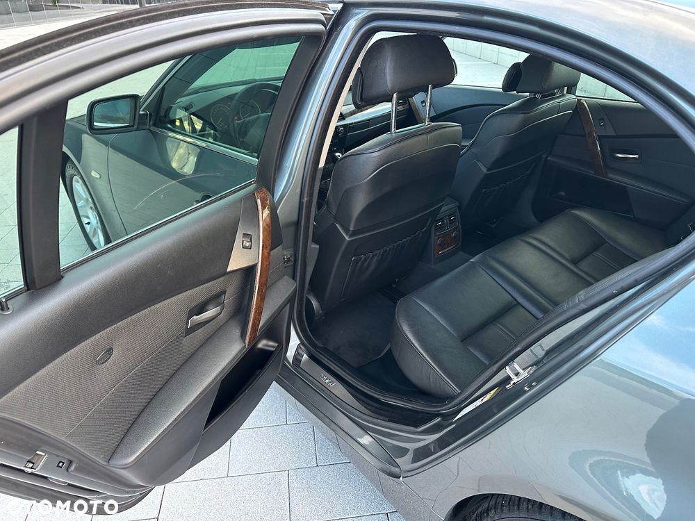 BMW Seria 5 525i - 10