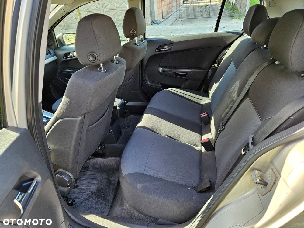 Opel Astra 1.9 CDTI Enjoy - 12