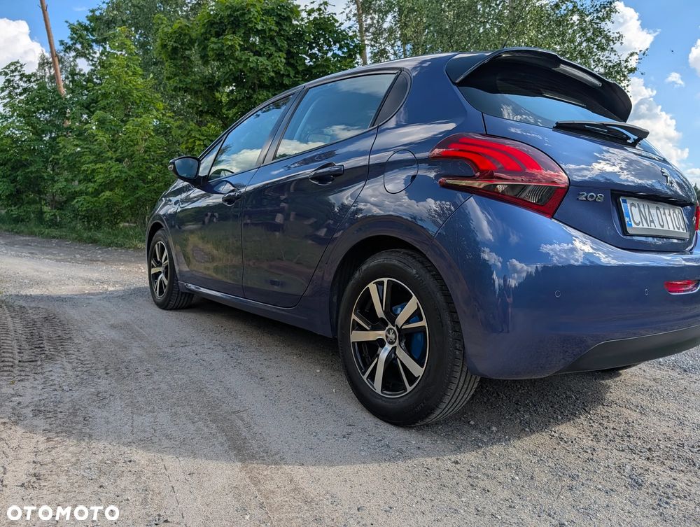 Peugeot 208 - 6