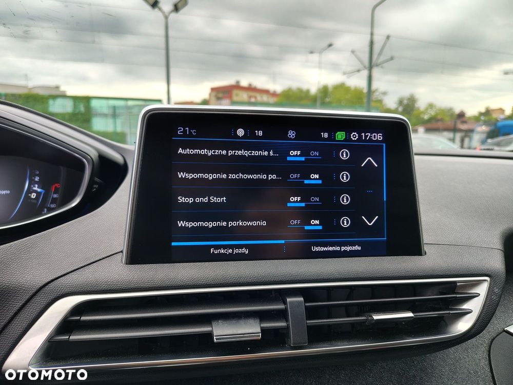 Peugeot 3008 1.5 BlueHDi Allure S&S - 22