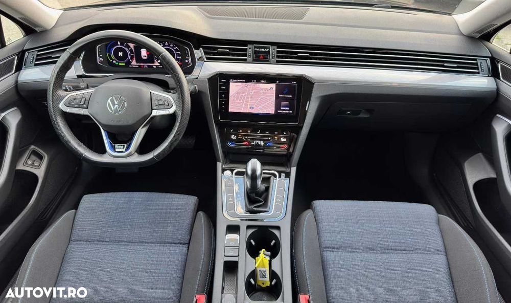 Volkswagen Passat - 21
