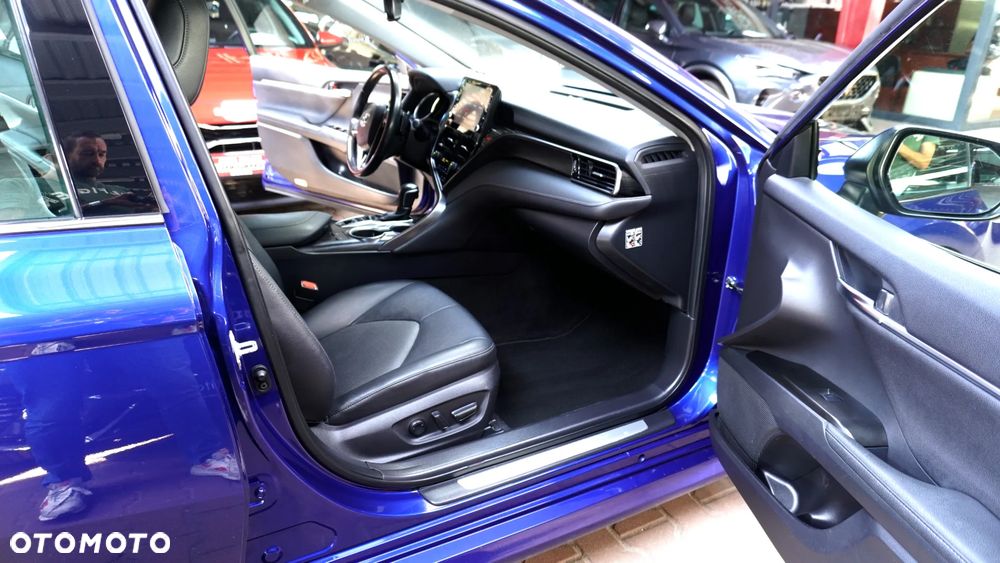 Toyota Camry 2.5 Hybrid Executive CVT - 26