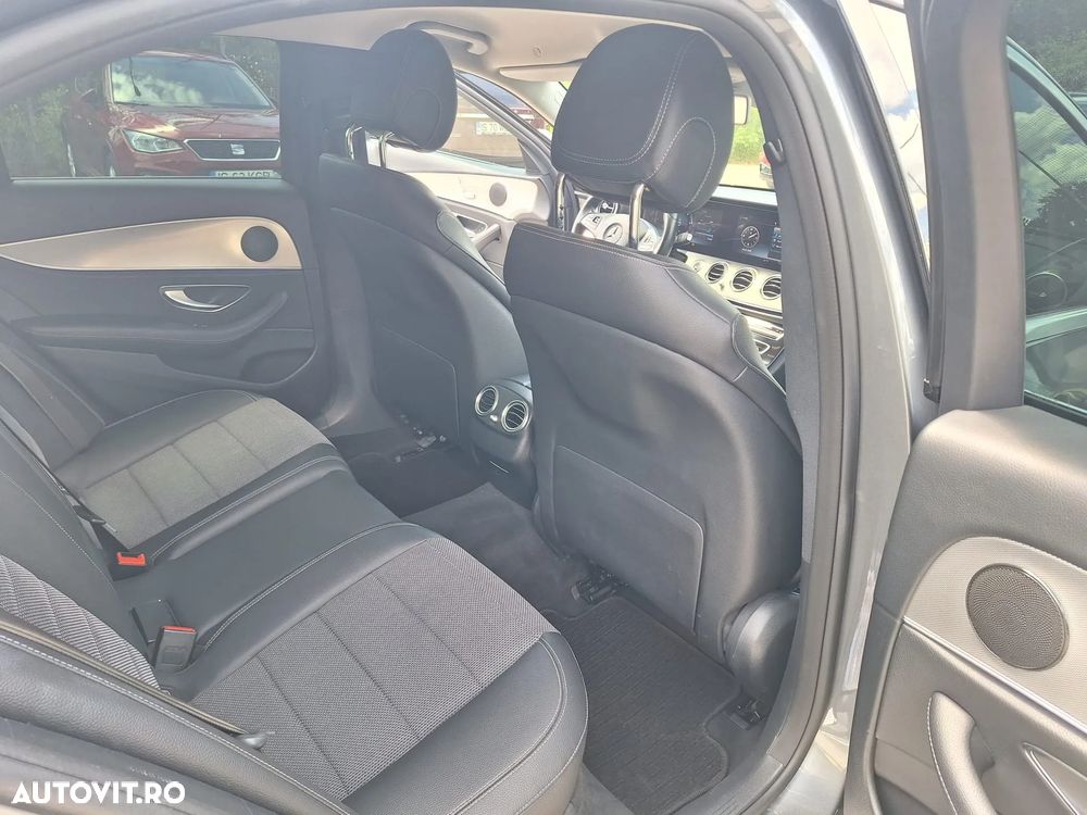 Mercedes-Benz E 220 d 4MATIC Aut. - 12