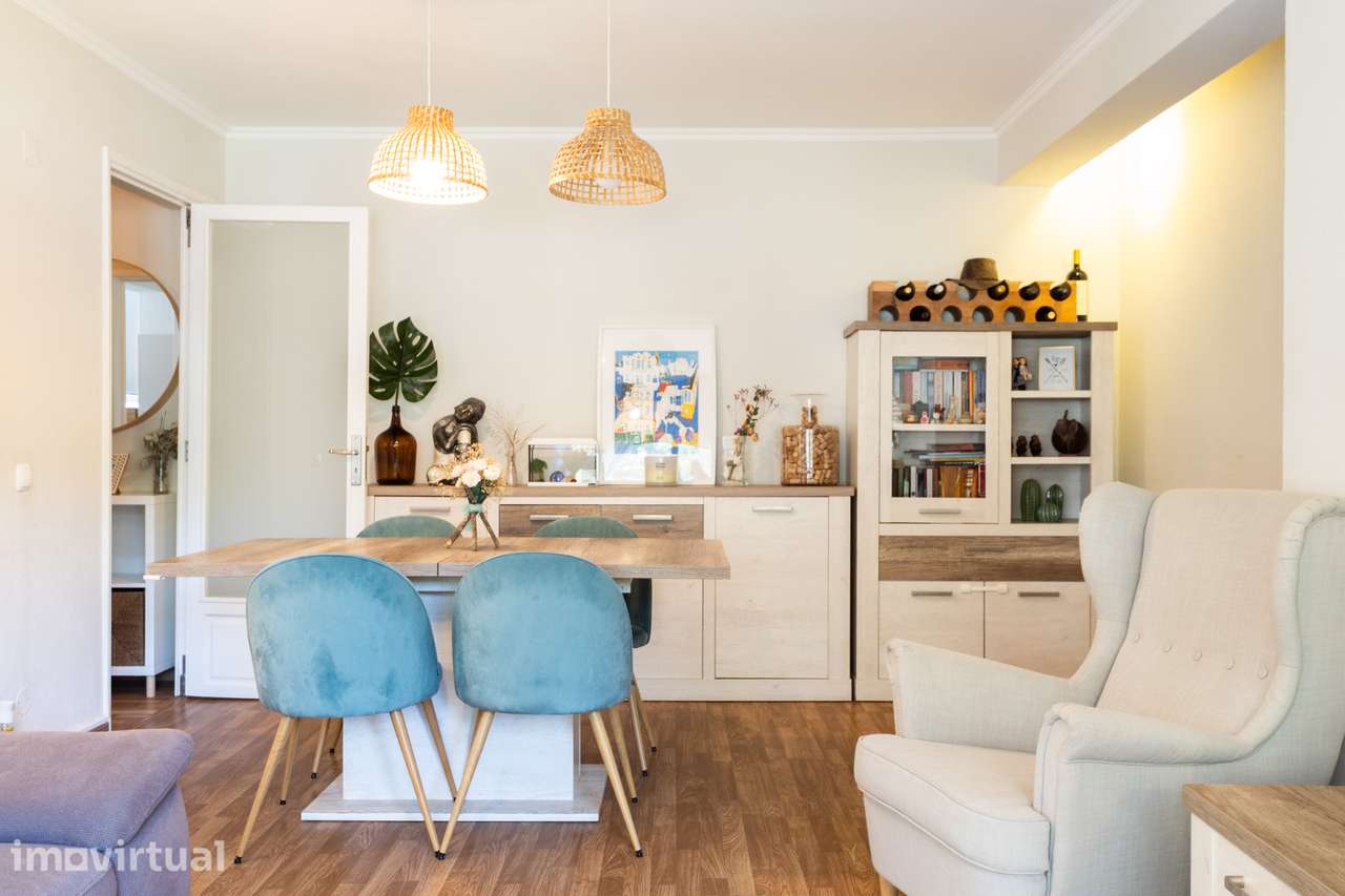 Apartamento T2 Luminoso em Zona Central de Queijas - Grande imagem: 5/29