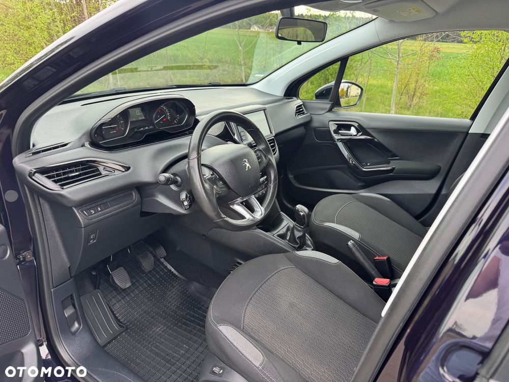 Peugeot 208 - 7
