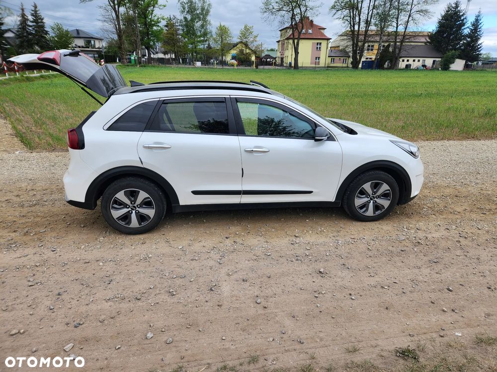 Kia Niro 1.6 GDI Hybrid L - 3