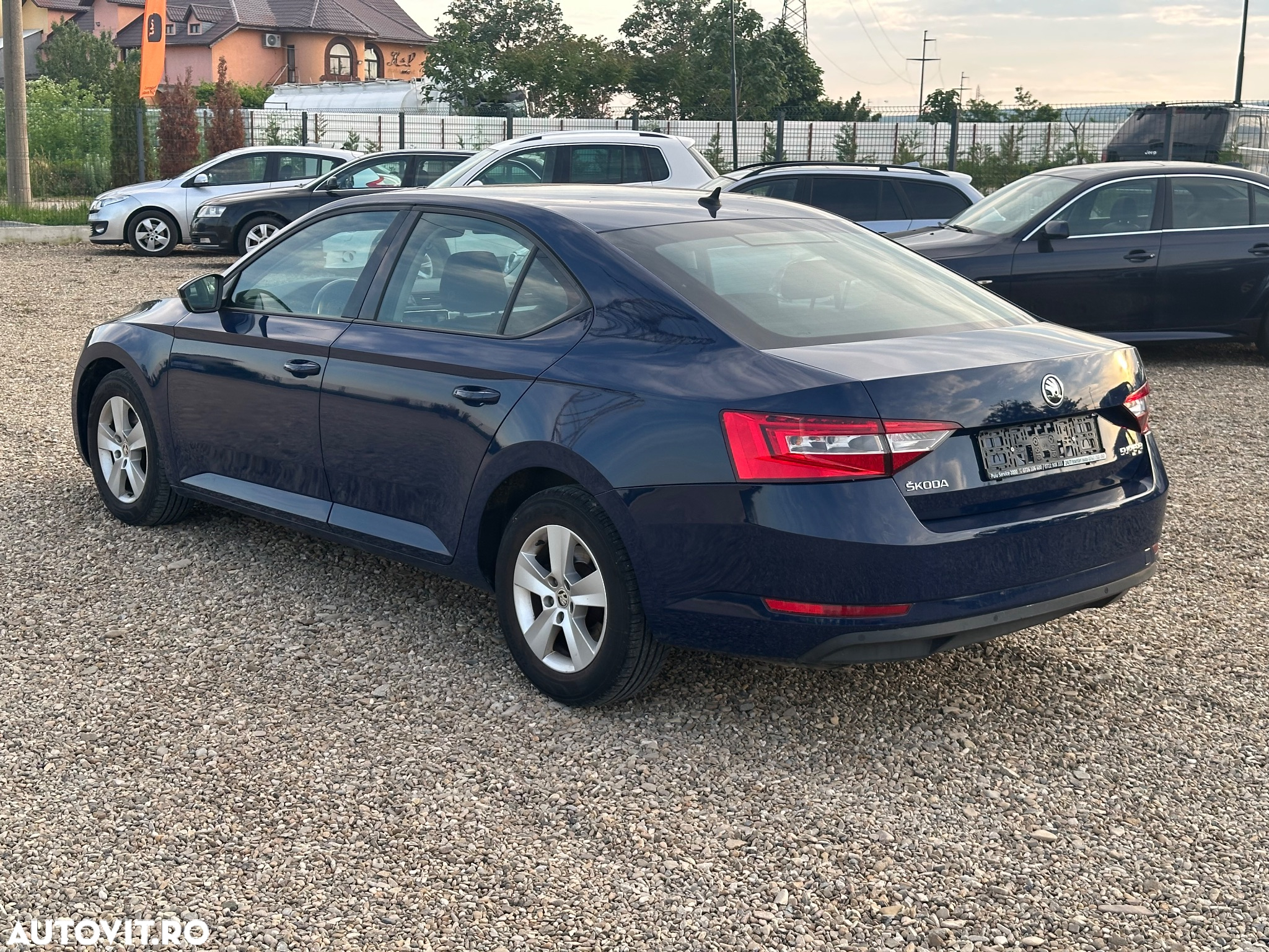 Skoda Superb 2.0 TDI Active - 4