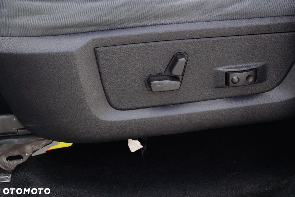 RAM 1500 Crew Cab Shortbed Bighorn - 35