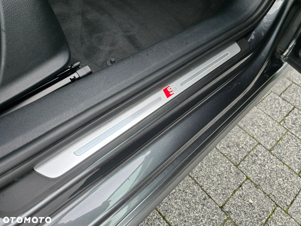 Audi A4 Avant 35 TDI S tronic S line - 32