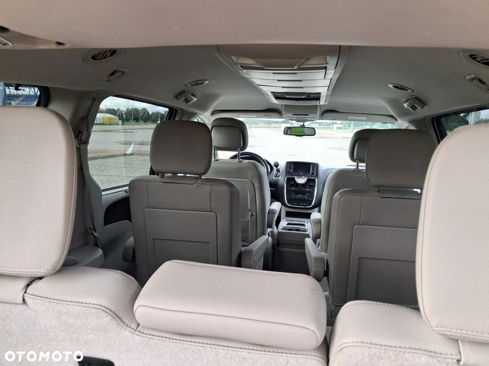 Chrysler Town & Country 3.6 Touring - 33