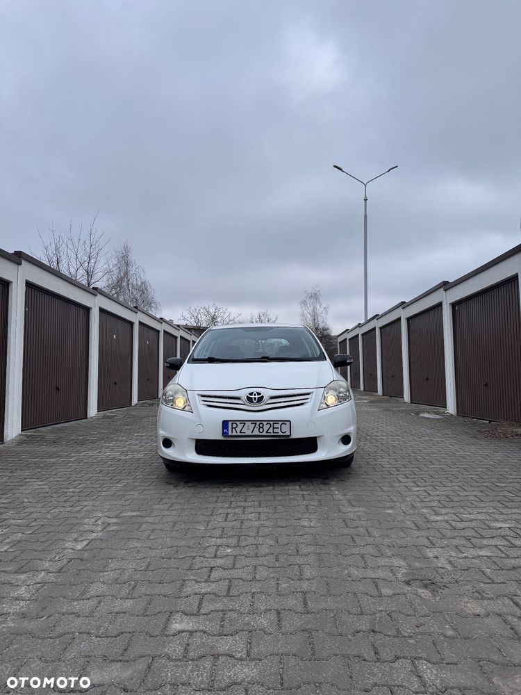Toyota Auris 1.4 D-4D 2010 - 4