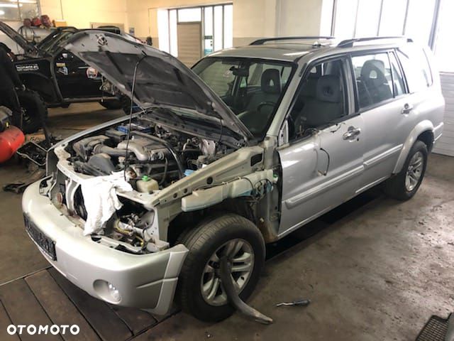Suzuki XL7 - 28