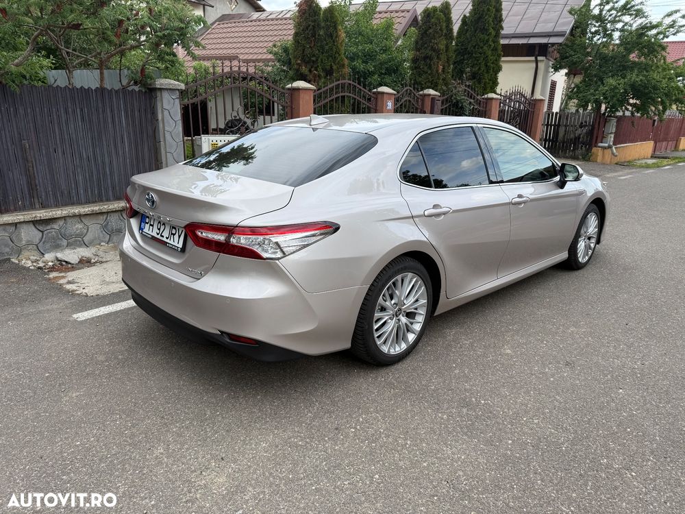 Toyota Camry 2.5 Hybrid Exclusive - 3