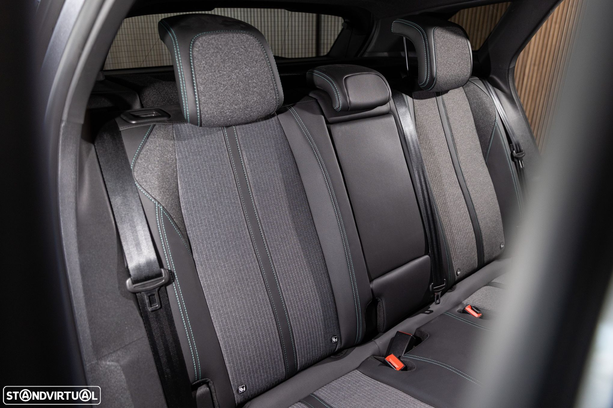 Peugeot 3008 1.6 Hybrid Allure e-EAT8 - 27