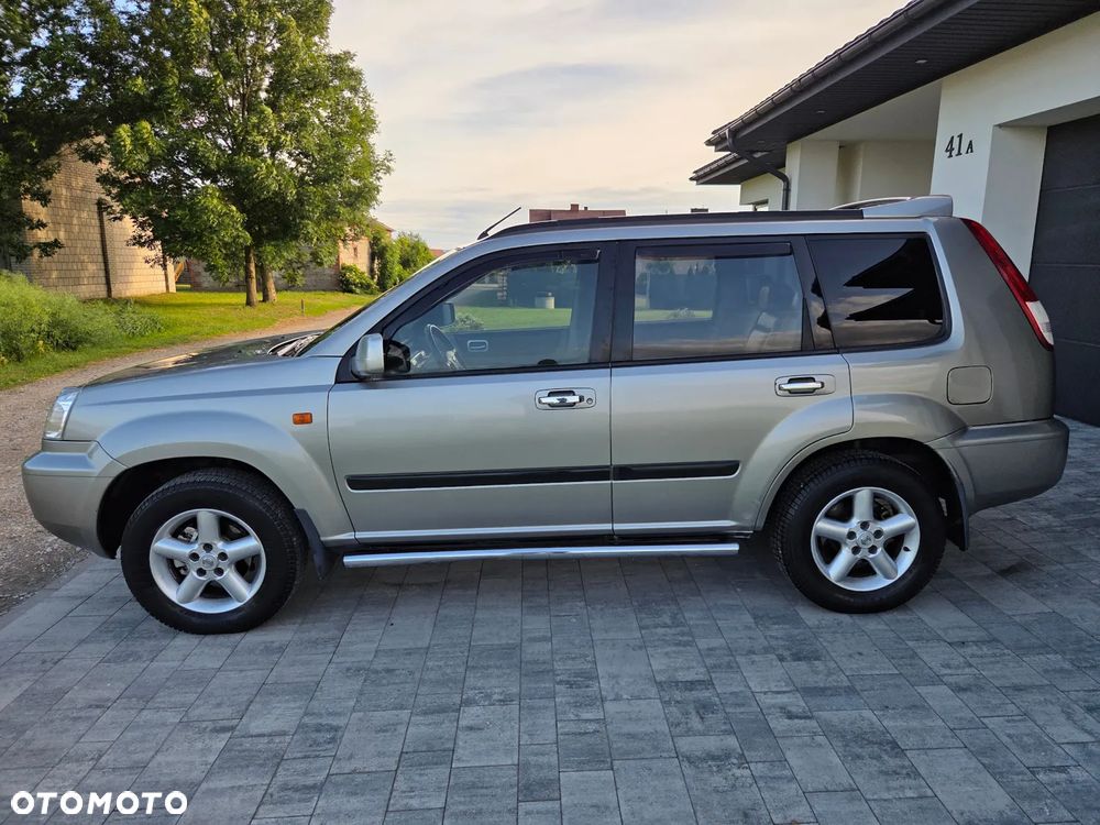 Nissan X-Trail 2.0 4x4 Comfort - 11