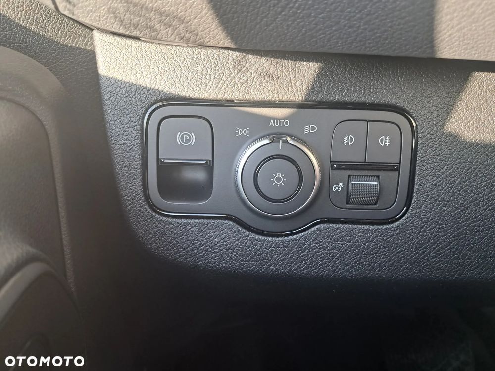 Mercedes-Benz Sprinter 319 CDI Furgon SELECT długi - 16
