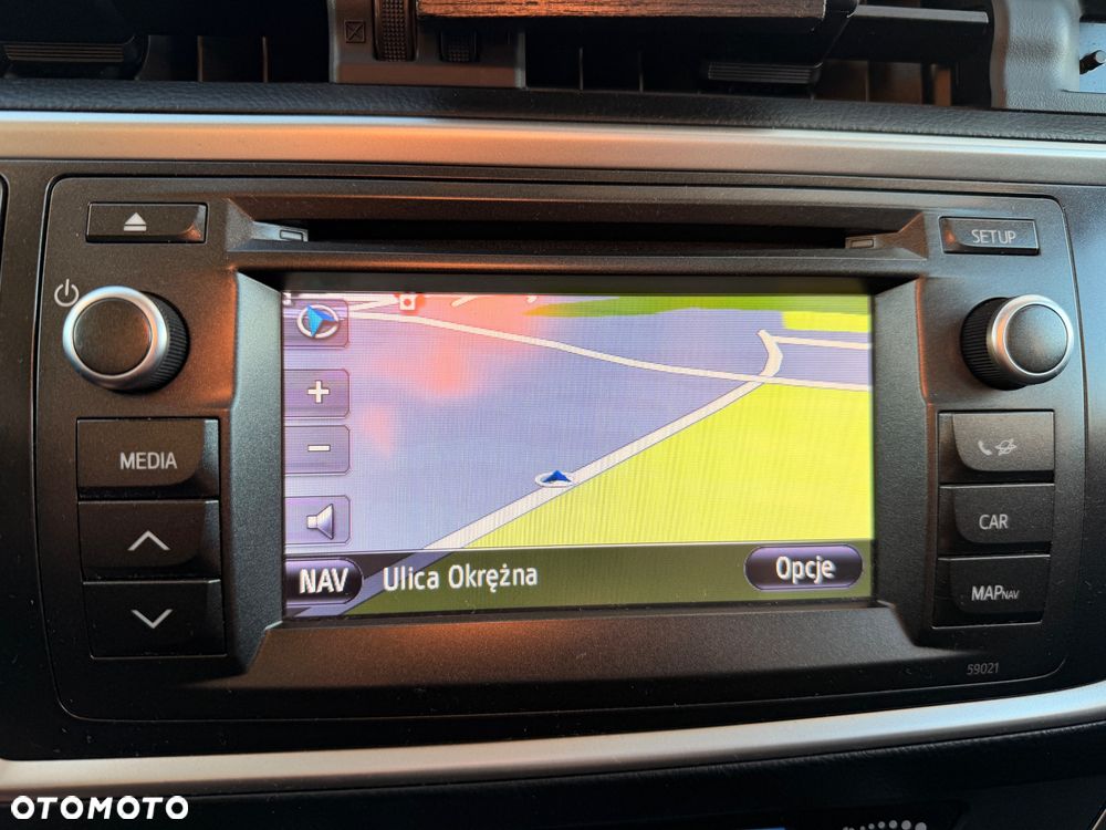 Toyota Auris 1.8 HSD Prestige NAVI - 32