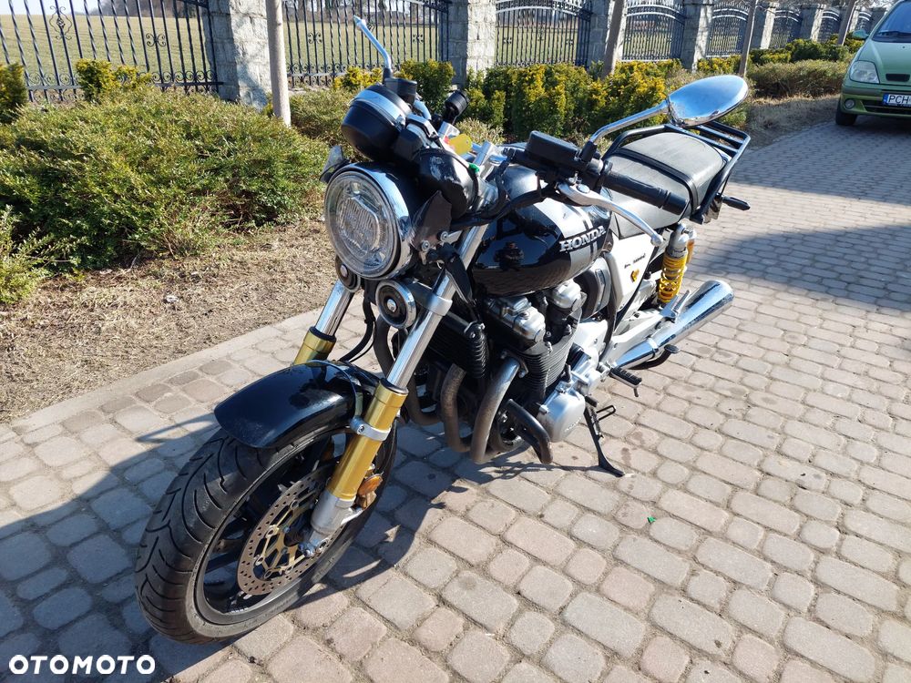 Honda CB - 1