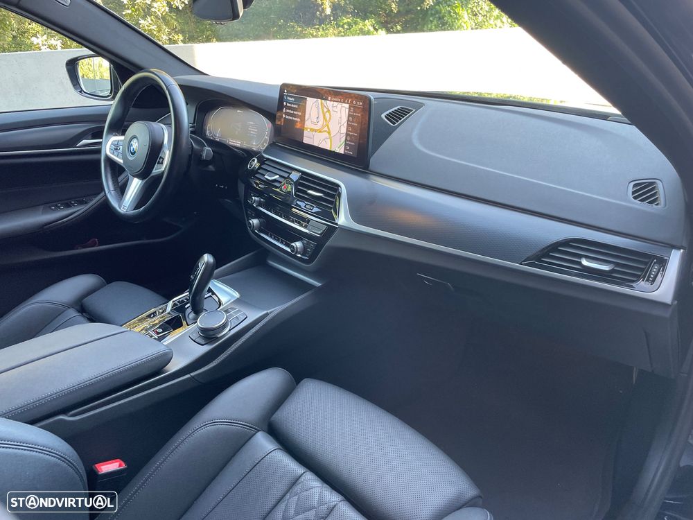 BMW 530 e Pack 50 anos M - 34