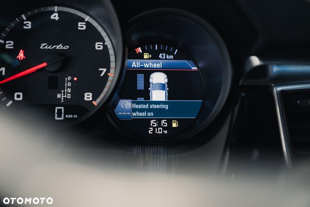 Porsche Macan Turbo - 27