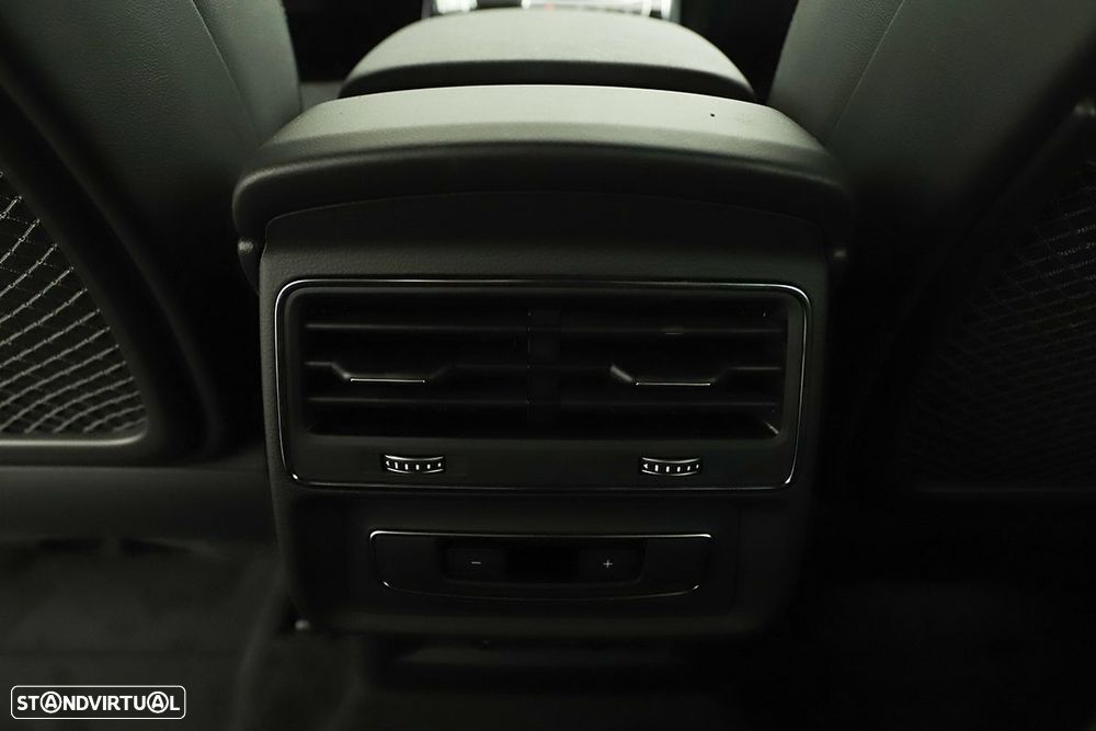 Audi Q8 55 TFSIe quattro Tiptronic - 26