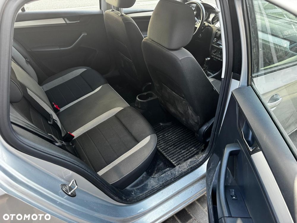 Skoda RAPID - 13