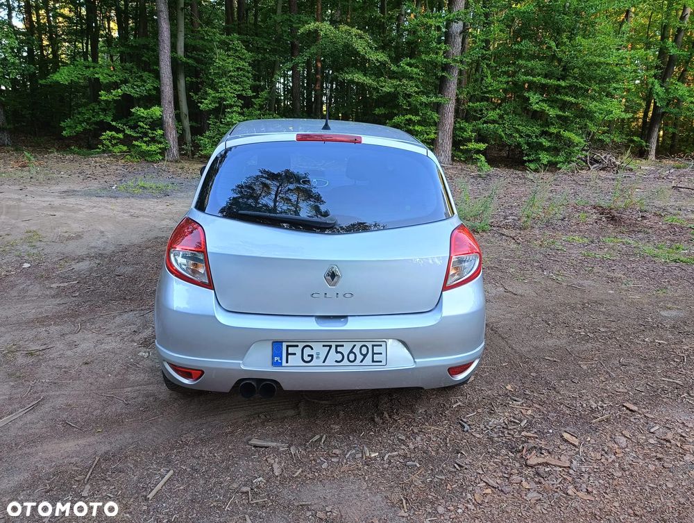Renault Clio - 7