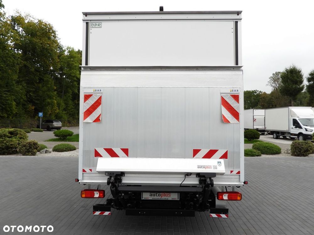 Iveco DAILY 35S18 KONTENER HI-MATIC WINDA 8 PALET TEMPOMAT NAWIGACJA LEDY PNEUMATYKA AUTOMAT HI-MATIC KLIMATYZACJA  180KM - 11