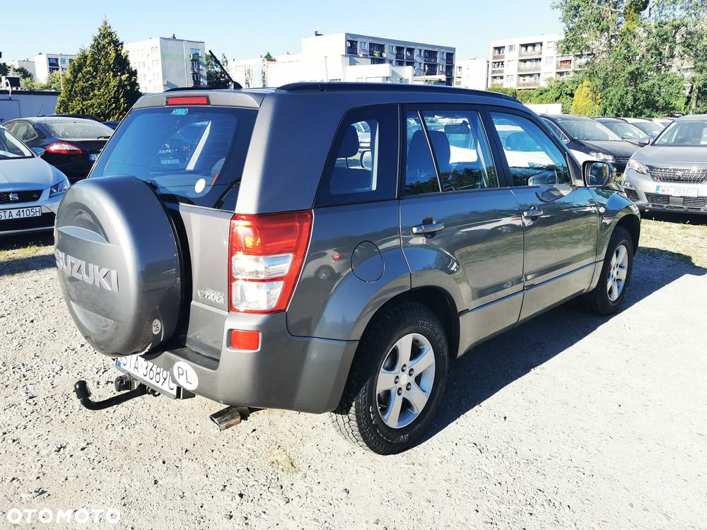 Suzuki Grand Vitara 2.0 Comfort + - 7