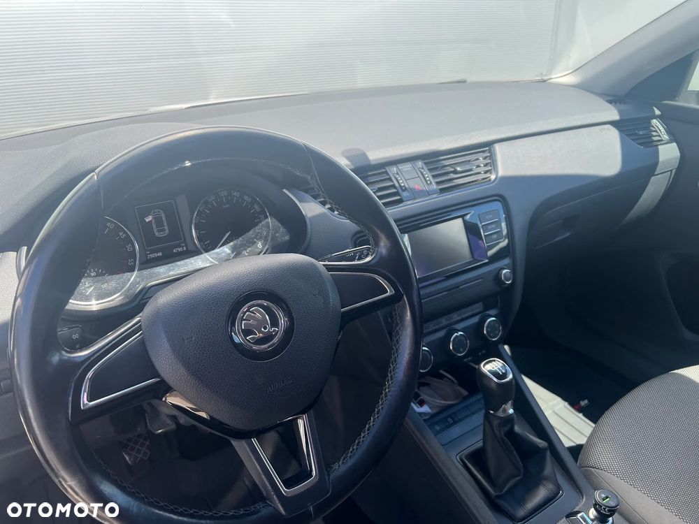 Skoda Octavia 1.6 TDI Active - 9