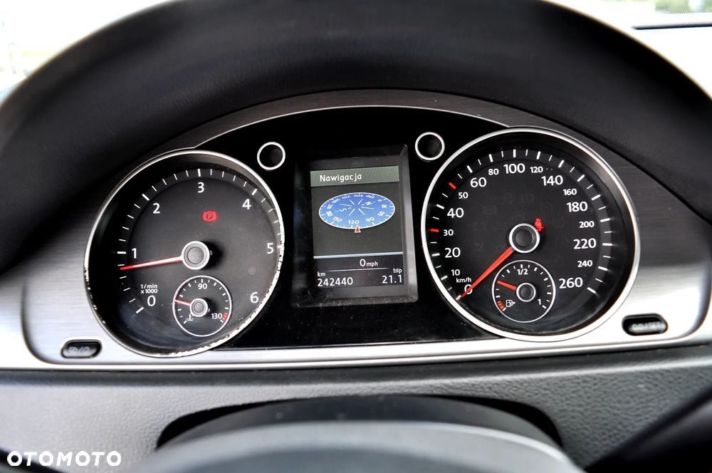 Volkswagen Passat - 22