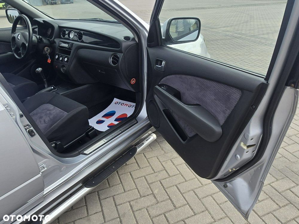 Mitsubishi Outlander - 25