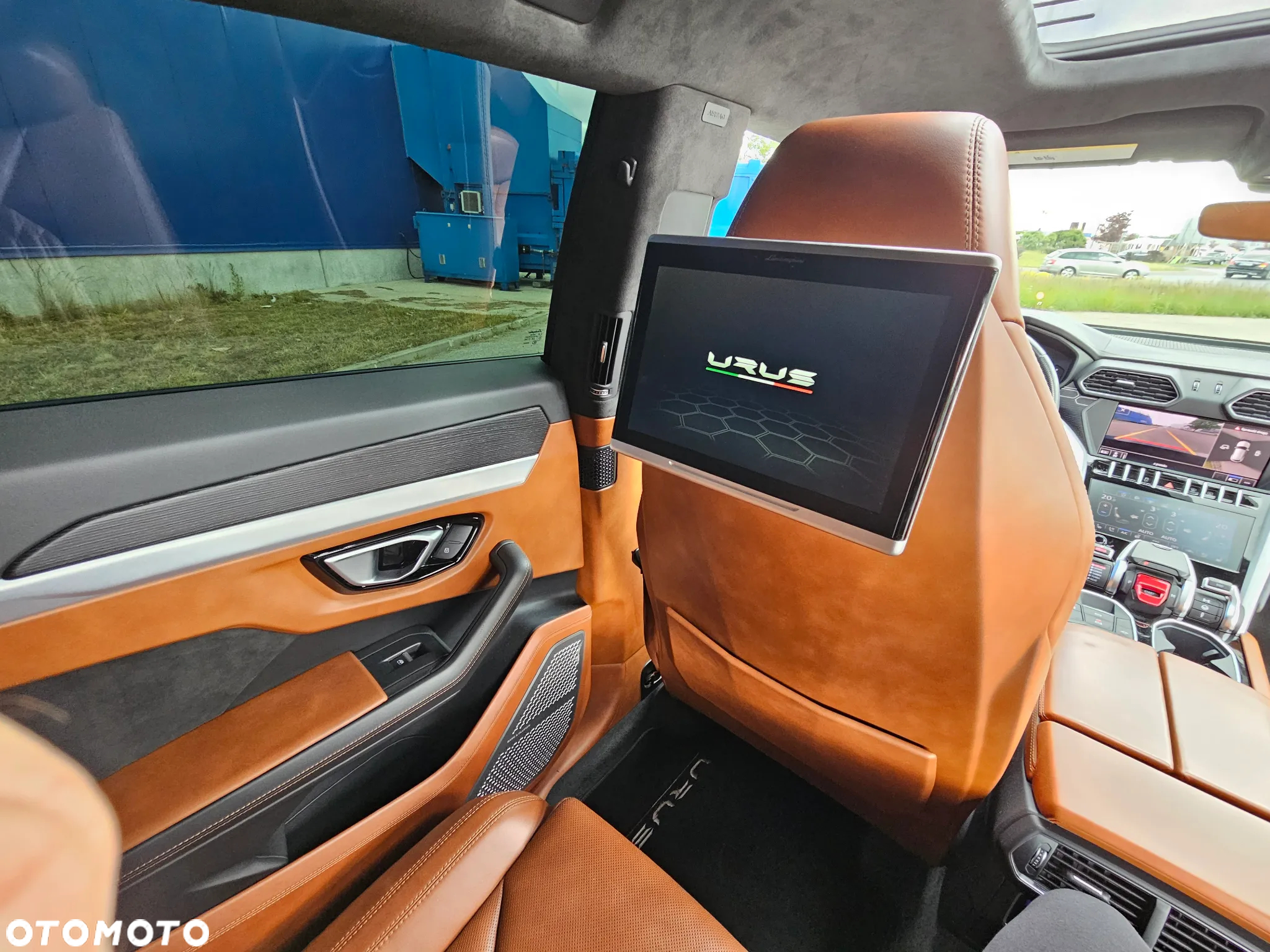 Lamborghini Urus Standard - 19