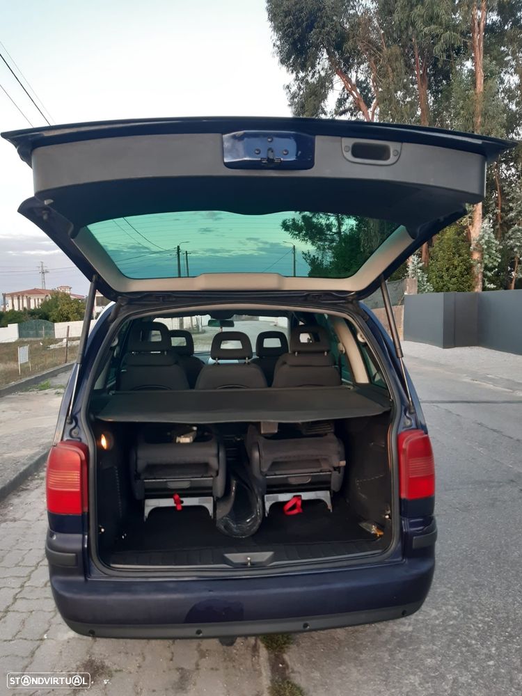 VW Sharan 1.9 TDi Confortline - 3