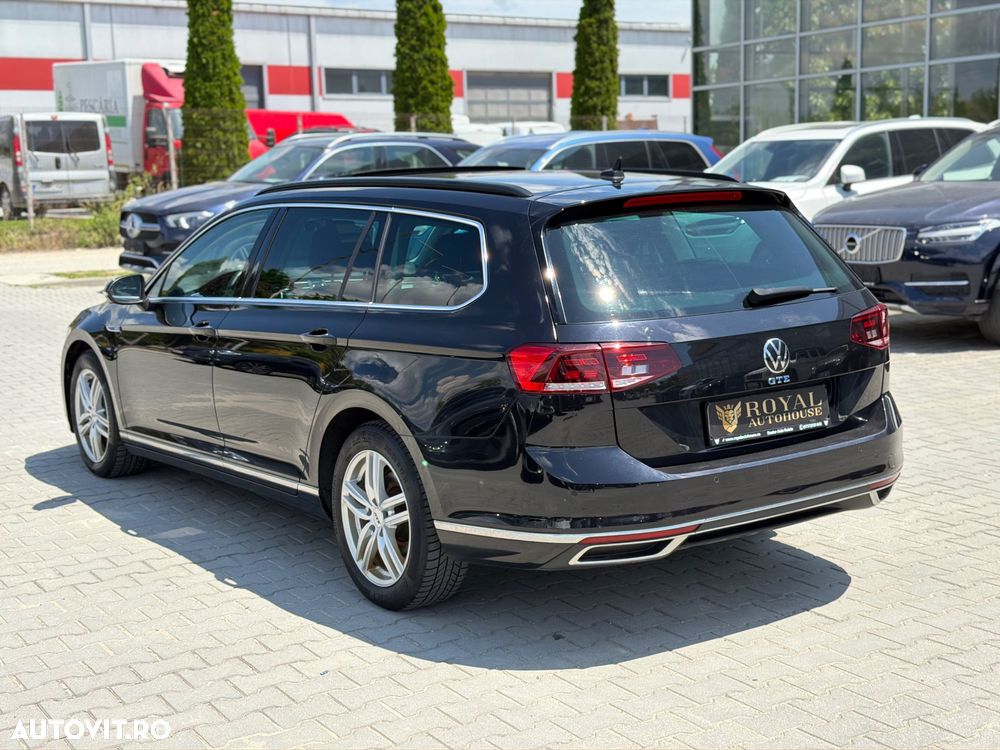 Volkswagen Passat - 4