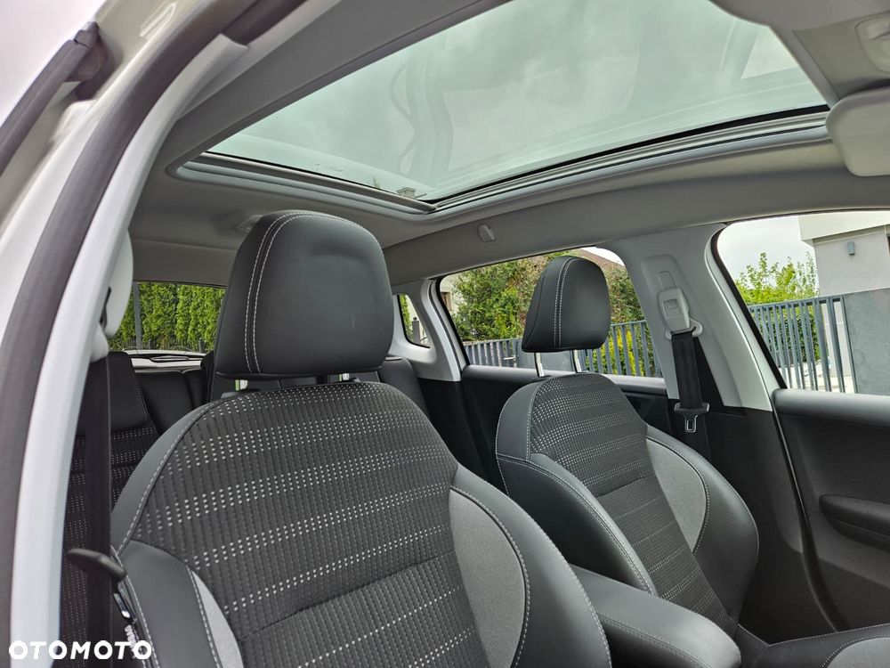 Peugeot 2008 1.2 Pure Tech Allure S&S - 16